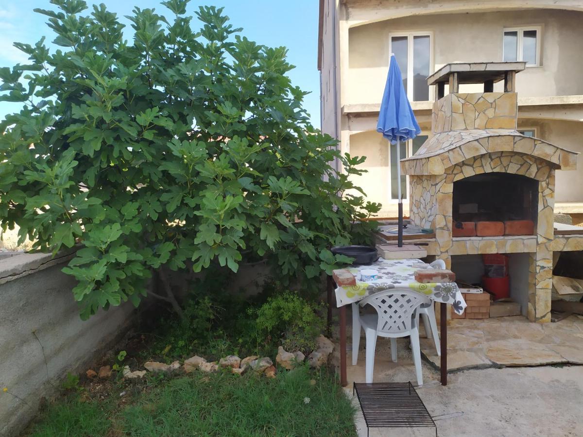Apartmani Vjeko ヴィル エクステリア 写真