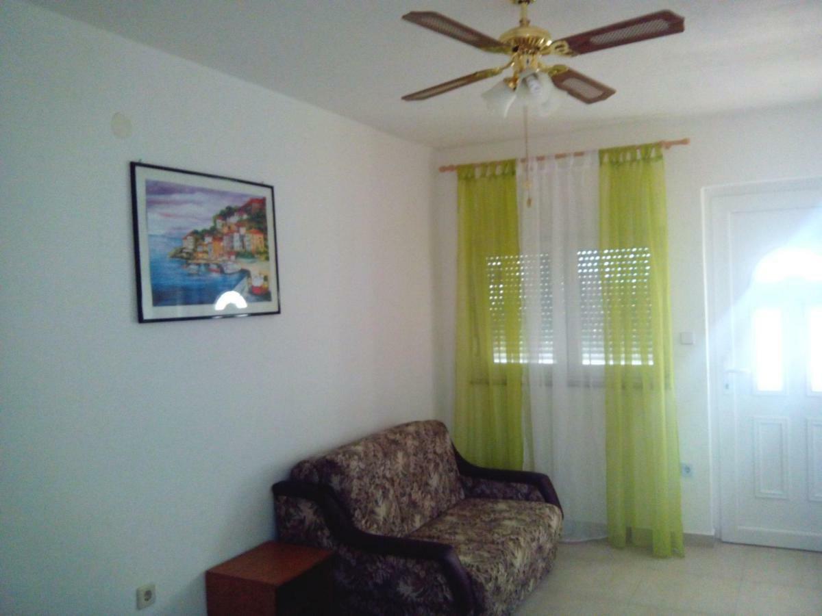 Apartmani Vjeko ヴィル エクステリア 写真